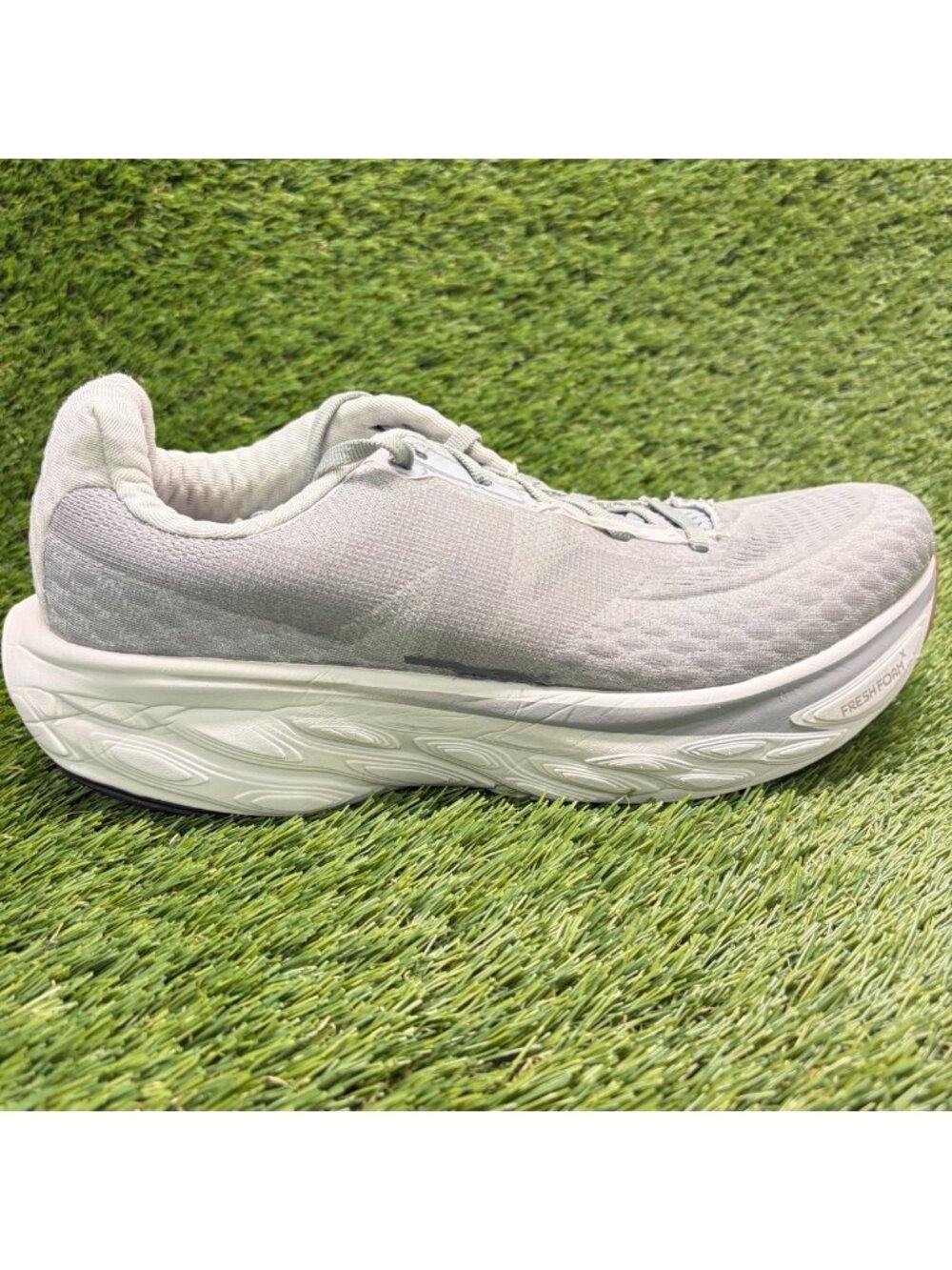 New Balance Fresh Foam X 1080v14 Mens Size 11 Gray White Running Shoes Sneakers
